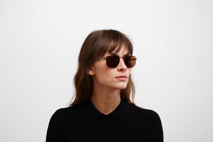 stel: skinnende grafit/safarigrøn|linse: leica brun polariseret ml05 MYKITA F0JJ73 leica