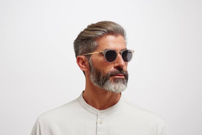 stel: c101 mat champagne/blank go|linse: polariseret pro hi-con grå lahti MYKITA F0JJ205 lidt