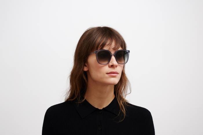 stel: c107 mat deep ocean/blackber|linse: rå sort gradient viska MYKITA F0JJ126 lidt