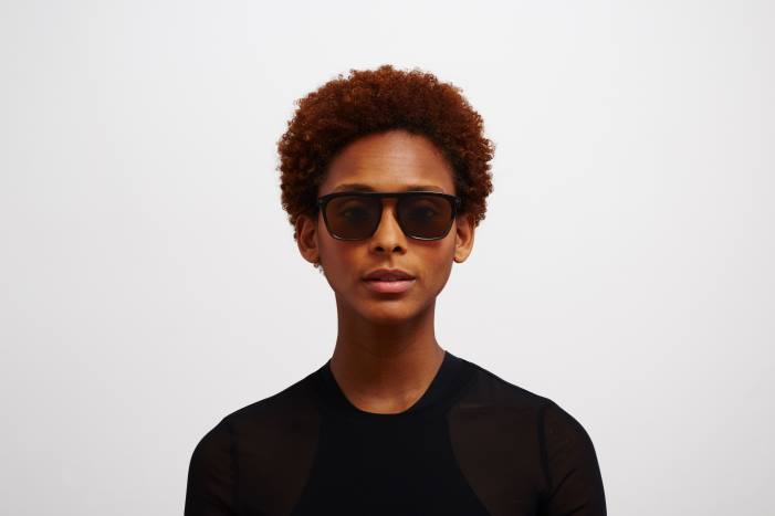 stel: c9 santiago gradient/skinnende gra|linse: polariseret pro ravbrun kallio MYKITA F0JJ122 lidt