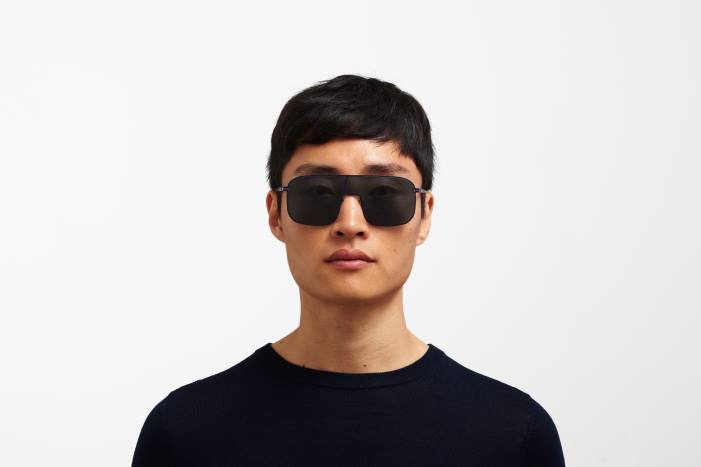 stel: mørk royal|linse: midnatsblå studie12.2 MYKITA F0JJ42 studie